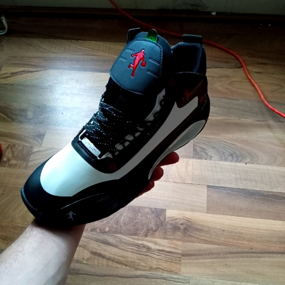 Shoes - Picture 1 of 3